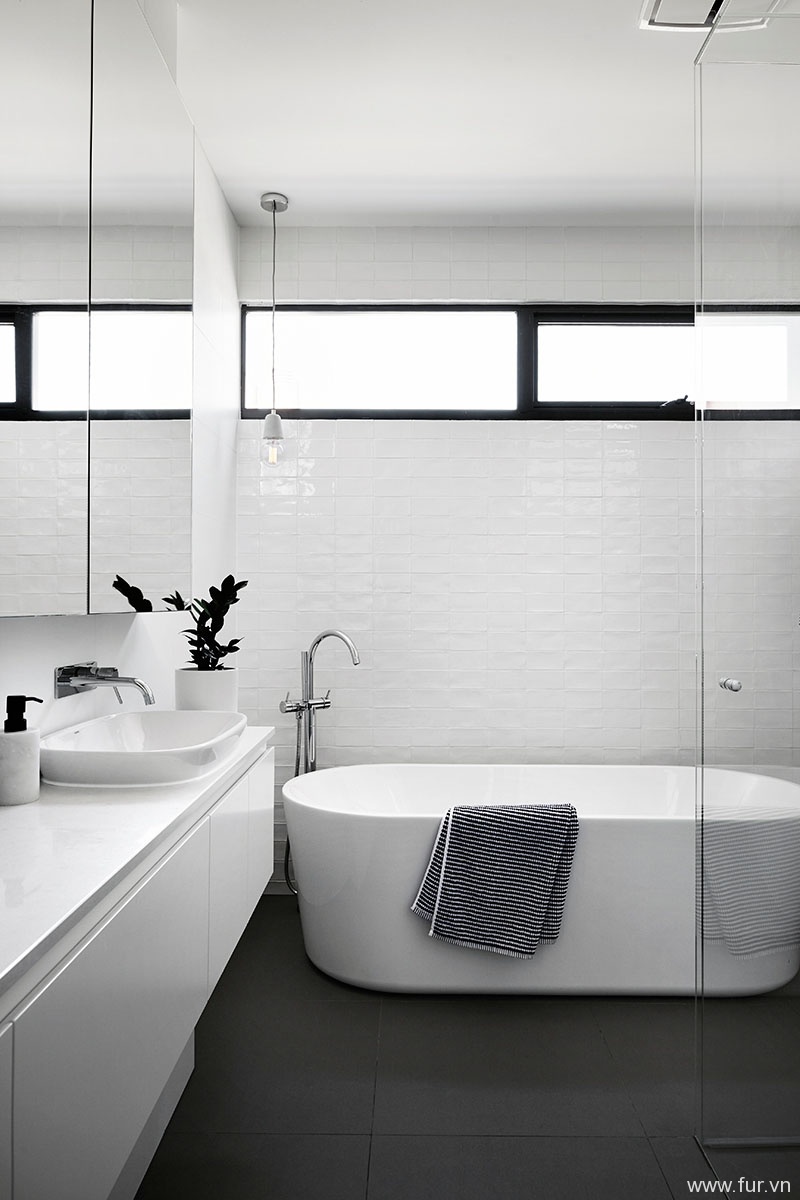 Toorak House black and white bathroom
