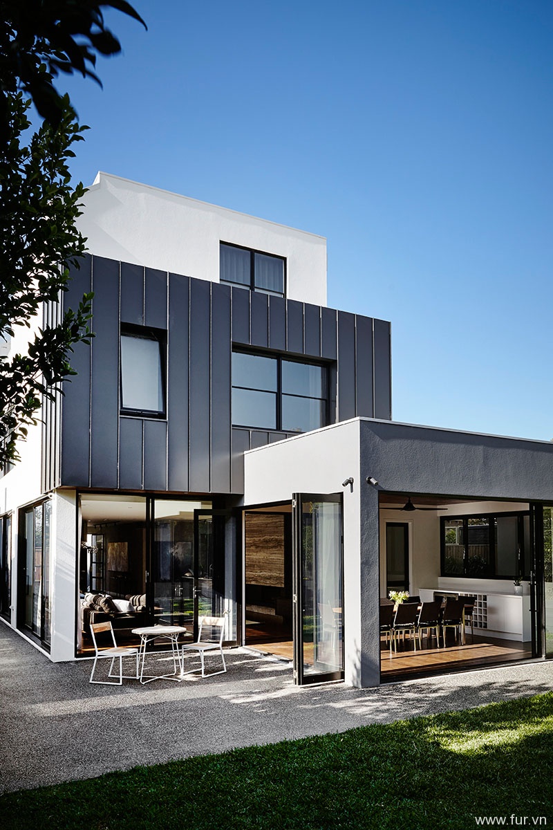 Toorak House outdoor kitchen