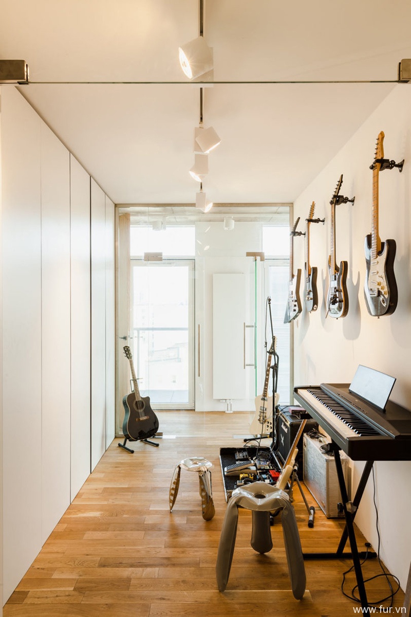 Poznan Apartment music room