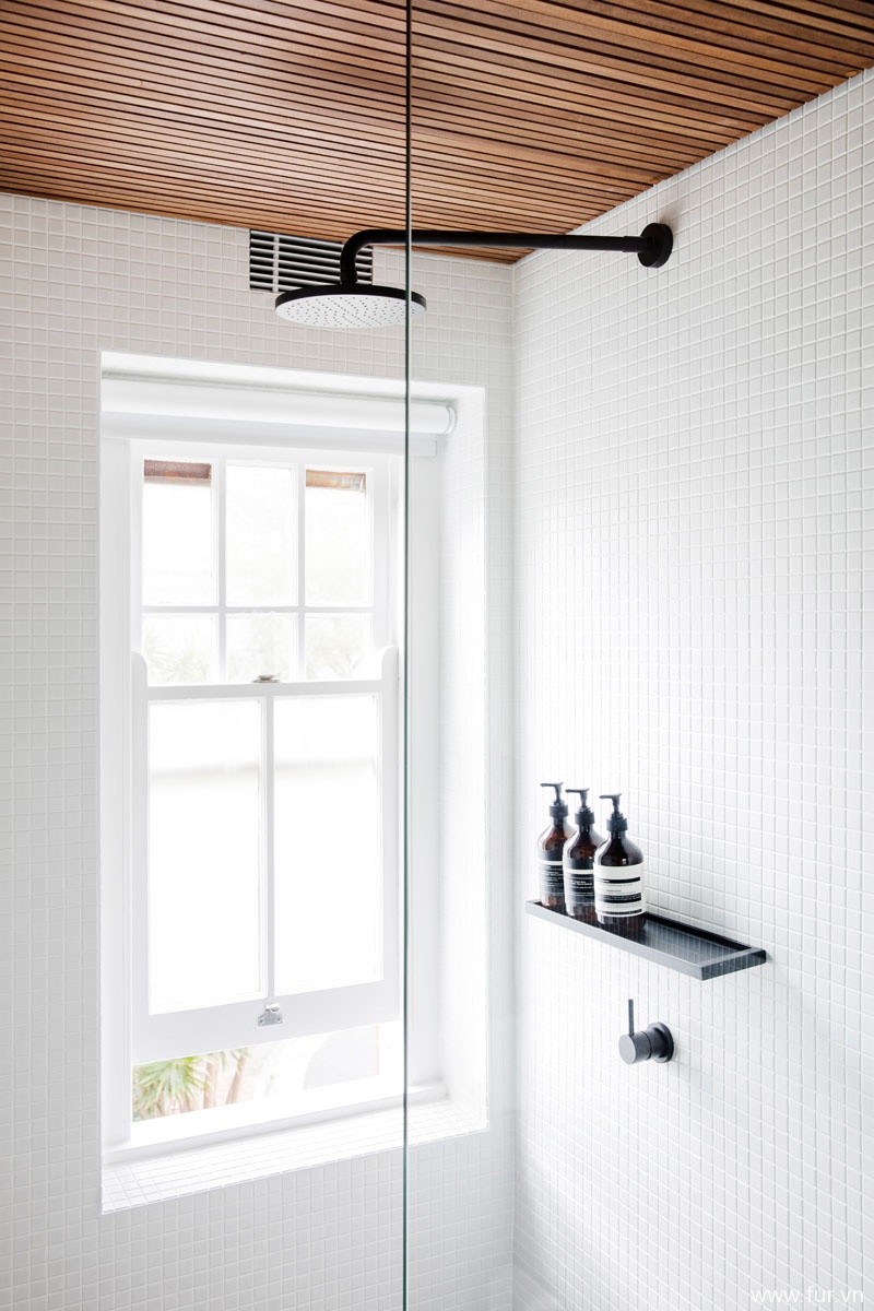 Small Sydney Apartment shower