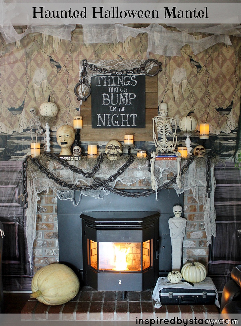 ‘Things That Go Bump In The Night’ Haunted Halloween Mantel